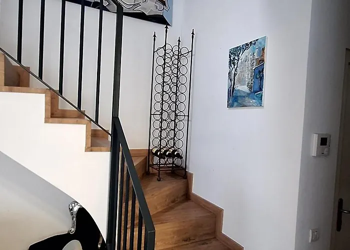 Bed & Breakfast Deluxe